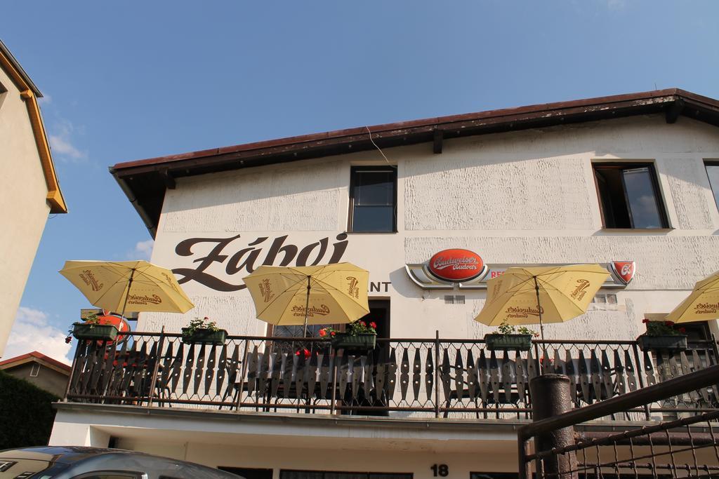 Zaboj Restaurant Hotel Karlovy Vary Bagian luar foto